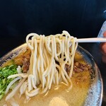 RAMEN HITONI YASASHIKU - 【みそ＝ストレート太麺】