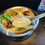 RAMEN HITONI YASASHIKU - 【みそ＝スープ】