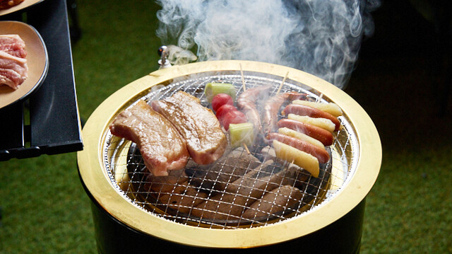 韓国料理専門 室内炭火BBQキャンプ場 incamp （インキャンプ） - 新
