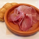 ピソラ -  ★熟成生ﾊﾑ ｶｯﾄﾊﾞｹｯﾄ添え