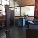 Tsubaki -  清潔な店内