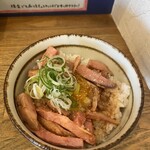 純 - 豚ヒレ肉のユッケ飯　500円