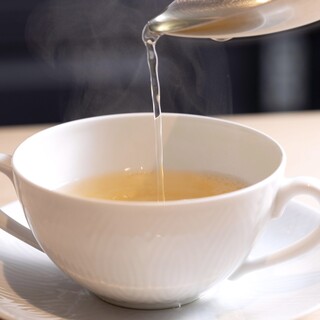 必要ないものは削ぎ落とし、食べ手が食材と対話できる料理に