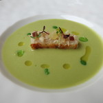 プレヴナンス -  グリーンピースの冷製ヴルーテ、帆立のポアレ