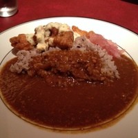 アピシウス - 第7回東京グランメゾンチャリティカレー。
                今回のアシピウスは、五穀味鶏のチキン南蛮カレー。