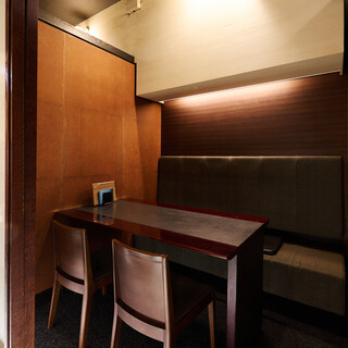 洗練された上質な空間。落ち着いた個室で過ごす特別なひととき