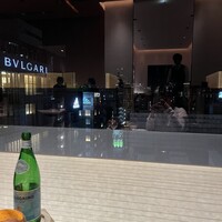 ベージュ アラン・デュカス 東京 - 