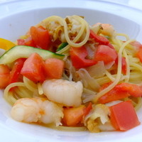 ボーン グランデ アリア -  エビと帆立、夏野菜のオイルソース　スパゲティ