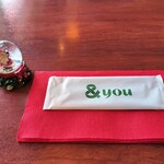 アンジュ 梶ヶ谷店 - クリスマスなので、テーブルにスノードーム置いてくれてました。