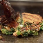 お好み焼屋みっちゃん - ソース & 醤油 のハーフでふ