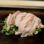 お好み焼屋みっちゃん - ( ≖ᴗ≖​)ﾆﾔｯ  盛ってくれてます、ありがとう！