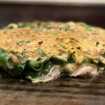 お好み焼屋みっちゃん - じゅわじゅわーーーッて音がしませんか？(´◡͐`)