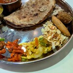 アムリタ インド料理とダルバート - 