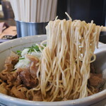 弘明寺丿貫 - ダブル牛煮干蕎麦の麺