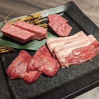 近江うし焼肉 にくTATSU 日本橋室町店 - 