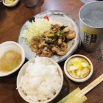 家庭料理居酒屋 よってって - ♪豚肉のポン酢炒め定食 ¥700