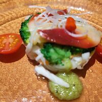 中国料理柳城 - ホッキ貝と彩り野菜のサラダ仕立て　黒山椒風味