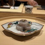 温石 - ②鯵の砧巻き、中に胡麻、葱、生姜などの薬味と