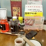 かつ亭 - テーブル席上の調味料他達