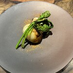 ル クーリュズ - 炭火焼きにした自家菜園の蕪、