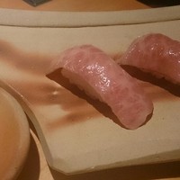 吟味屋 北浜店 - 牛トロにぎり炙り焼き900円 トロトロ美味しい！