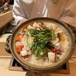 分とく山 - 本日は帆立と根菜ご飯　土鍋で炊いていただけます