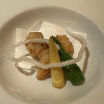 分とく山 - 鮑の磯焼きを変更していただきました。大好きなふぐの唐揚げでした、嬉しい