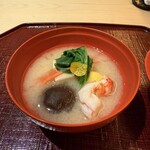 分とく山 - 海老と胡麻豆腐のお碗　白味噌で京風？