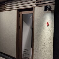 川端志史 - 少し奥まっているので分かりづらいかも