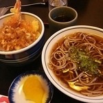 お食事の店　丸美 - 天丼ソバセット870円
      