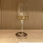 よしみつ - 最近白ワイン好きです