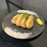 牛タンとおでん しょう助 - サーモンのレアカツ 〜自家製タルタル〜 ¥1,056