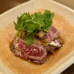 ドラゴン ショクドウ - 牛肉タタキ麻辣ソース