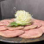 牛タンとおでん しょう助 - 薄切りだけど食べ応えのある牛タン