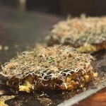 Moegi - 目の前でソースがジューーーっとしてるの見たら
      「お好み焼き」食べたくなってきちゃった
      ٩( °ꇴ °)۶━╹̻╹̻｡