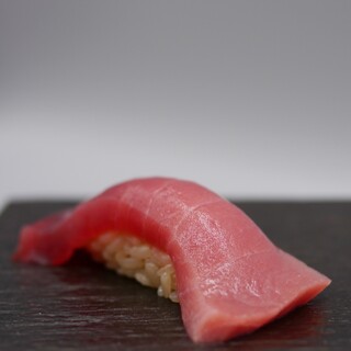 上質なマグロやふわふわの穴子、旨味広がるコハダ。一押しの握り