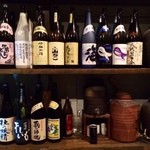 小野田商店 - 焼酎がたくさん並んでいるぜ！