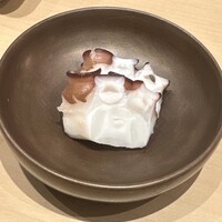 すし 良月 - 神経締めしたタコ