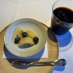 石葉 - 【朝食】ゴールデンキウイ＆ブルーベリー・アイスコーヒー