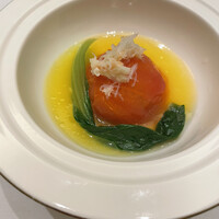 フカヒレ専門店 銀座七芳 - トマトの下にもエビが！