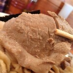 ケンチャンラーメン - チャーシュー端っこ