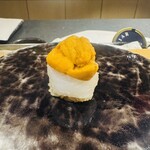 鮨shizuku 西天満 - アオリイカうにのせ