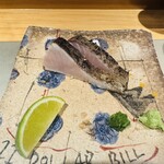 鮨shizuku 西天満 - さわらの藁焼き