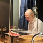 鮨shizuku 西天満 - さわらの藁焼き