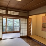 邸宅レストラン　雅俗山荘 - バルコニーから庭園が見えます