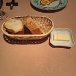 ル・トワ・ルージュ - バケット