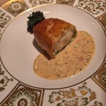 ル・トワ・ルージュ - オマールエビのパイ包み