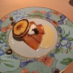 ル・トワ・ルージュ - 自家製スモークサーモンのクレープ