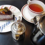 エミリー・フローゲ - ('14/7)紅茶はポットサービス