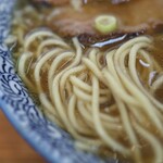中華そば専門 とんちぼ - 特徴的な麺